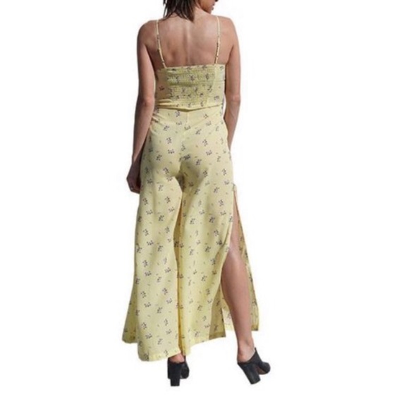 💕Super Cute Pale Yellow Tie Front Jumpsuit💕 - Picture 4 of 10